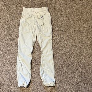 Lululemon Athletica Men's Soft Gray Sweatpants